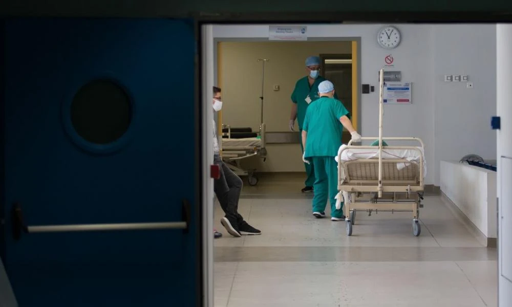 Κορονοϊός: 3.641 νέα κρούσματα- 16 νεκροί και 125 διασωληνωμένοι
